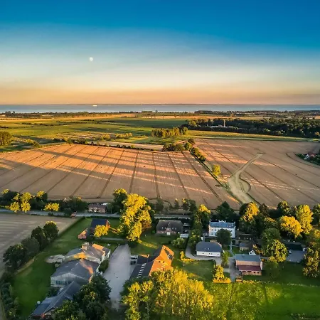 Kavaliershaus Henriettenhof * Грёмиц